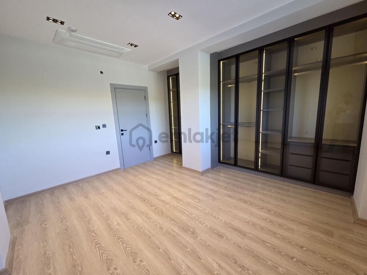 Urla Kuşçularda Ayrıcalıklı Ve Tam Müstakil Villa - 31