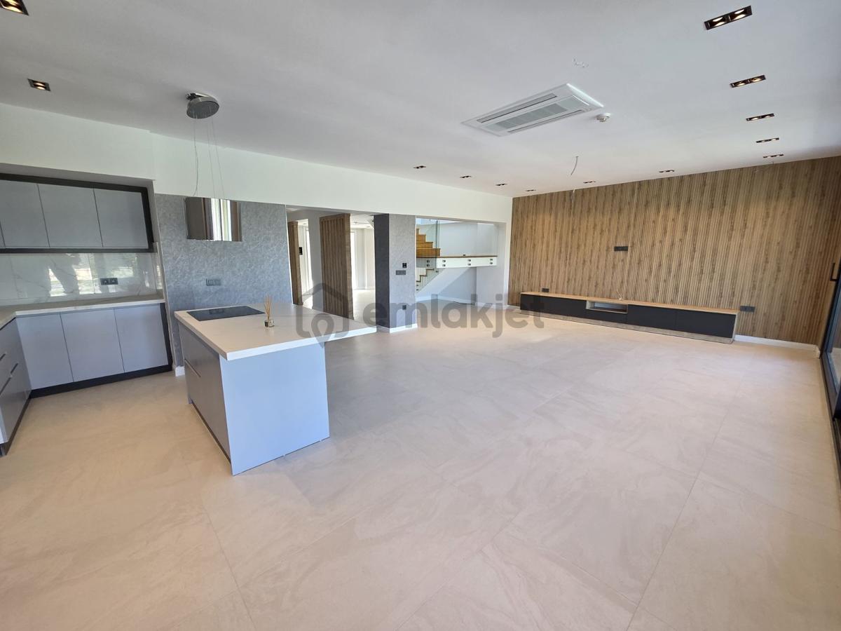 Urla Kuşçularda Ayrıcalıklı Ve Tam Müstakil Villa - 11