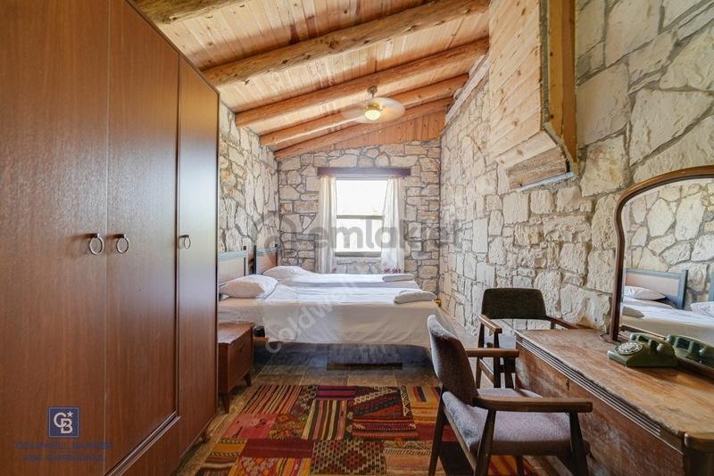 Urla'da 3.110 M² İçinde Eşsiz Taş Malikâne | Konut & Ticari - 23