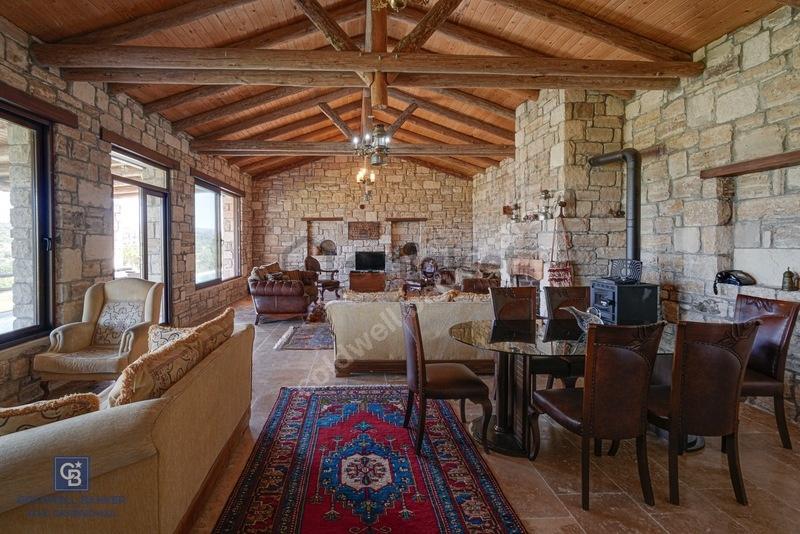 Urla'da 3.110 M² İçinde Eşsiz Taş Malikâne | Konut & Ticari - 14