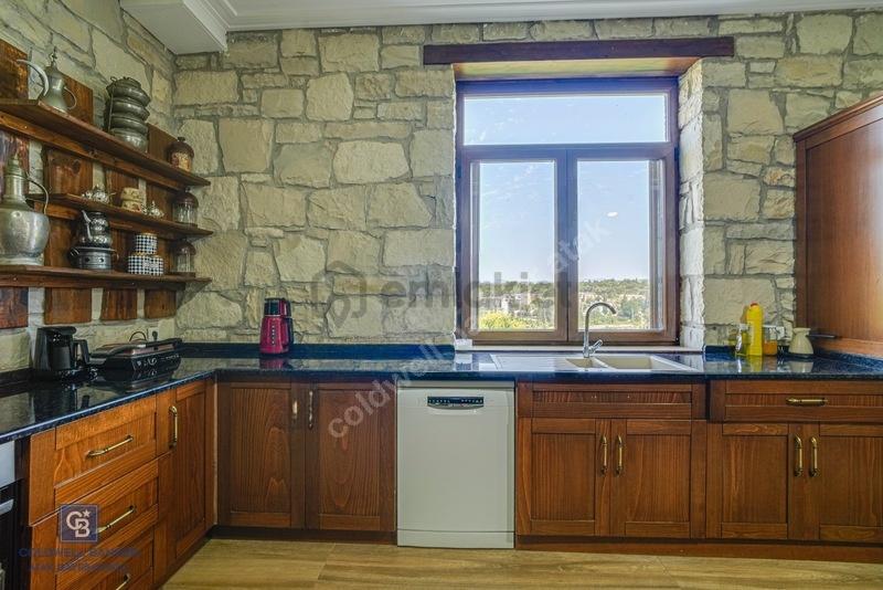 Urla'da 3.110 M² İçinde Eşsiz Taş Malikâne | Konut & Ticari - 20