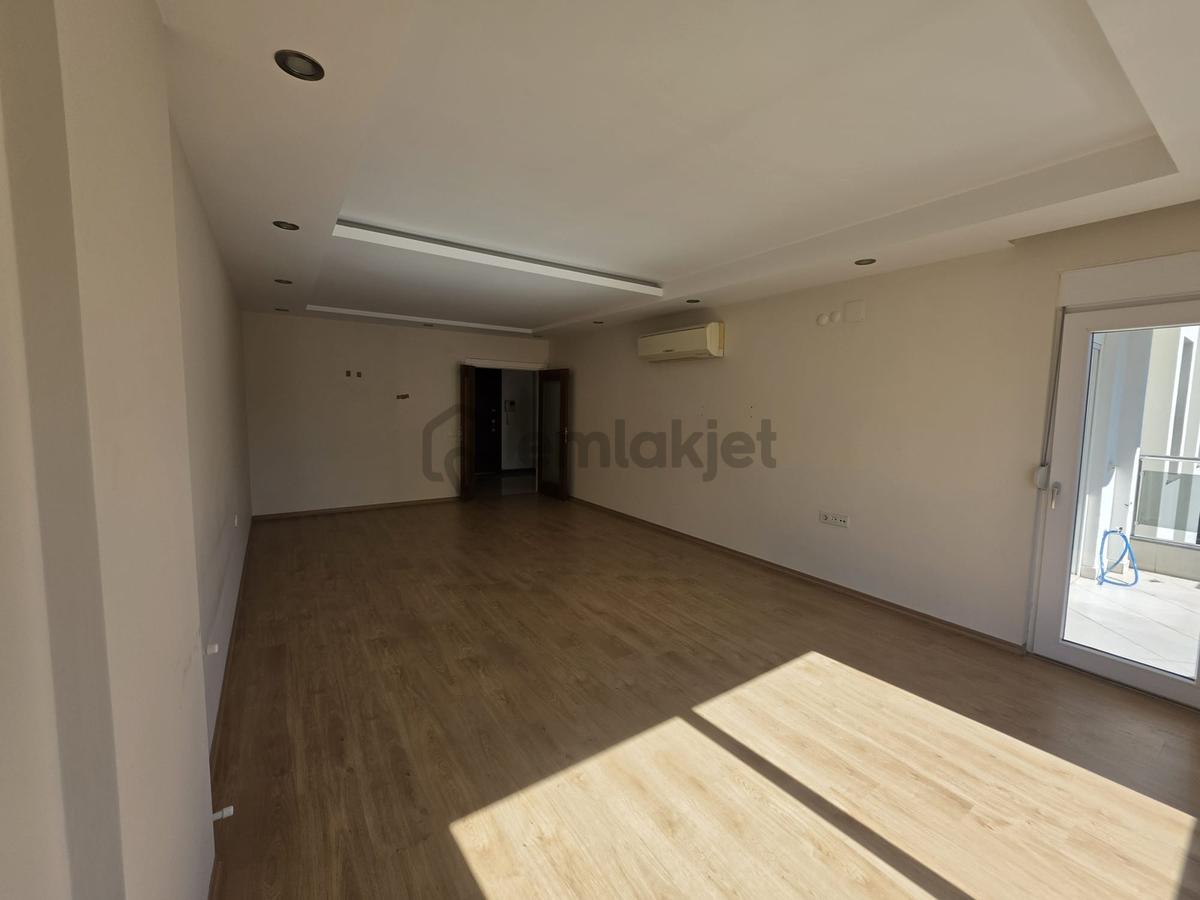 Çağlayan Mah.yalı Caddesinde Site İçerisinde Ayrı Mutfak 2+1 - 11