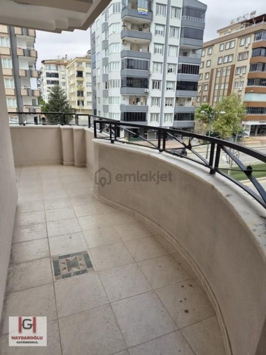 İbrahimli Batıkent'de Ana Cadde Üzeri Geniş Satılık 4+1 Daire - 31