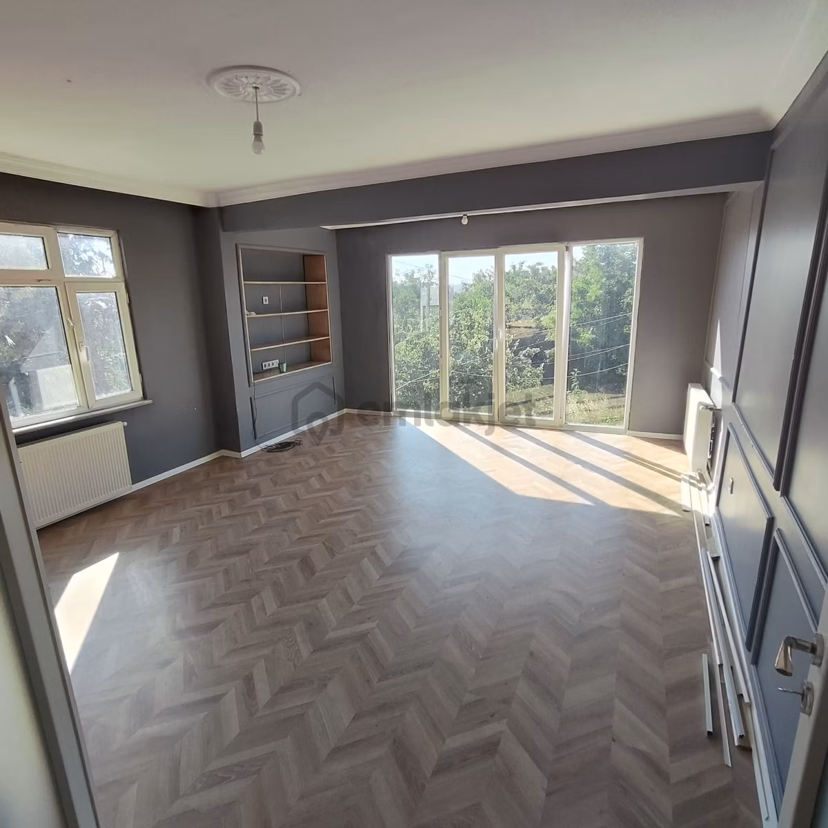 Yenimahalle'de E-5 Ve Okullara Yakın 2+1 Kiralık Ferah Daire