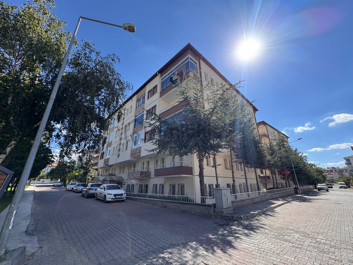 Şanlıbaba Emlak'tan Güzelyurt Mah Kiralık 3+1 Ara Kat Daire - 35
