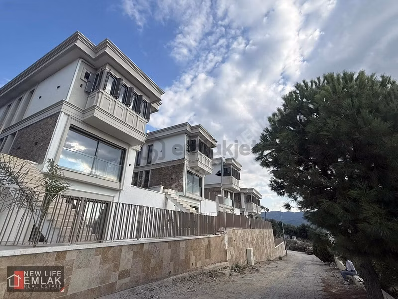 Kuşadası Soğucakta Tek Müstakil Satılık Villa - 6
