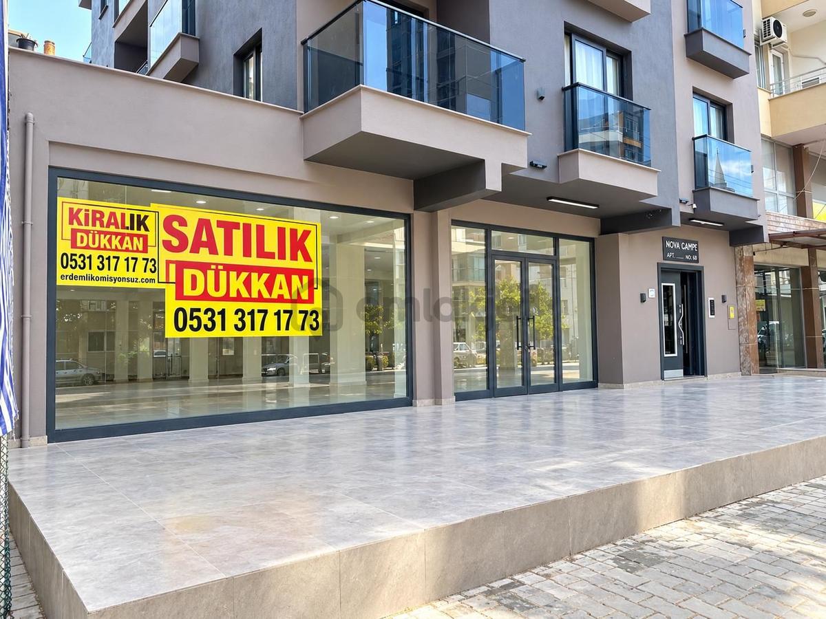Erdemli'de İşlek Caddede Satılık 180 M² Dükkan