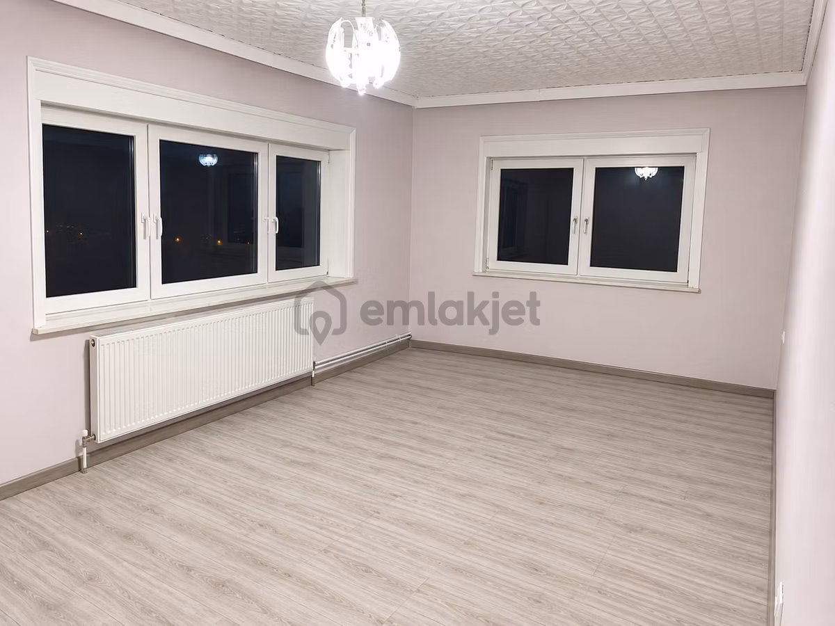 Satılık 4+1 Müstakil Daire Ve Arsası - 7