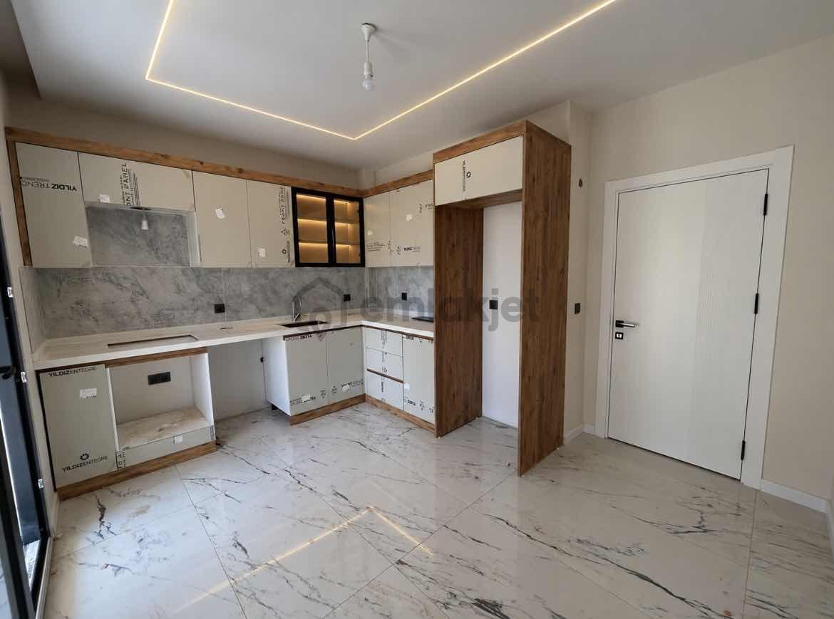 Onmax Bademlanında Satılık 2+1 Avantajlı Konumda Lüx Daire - 3