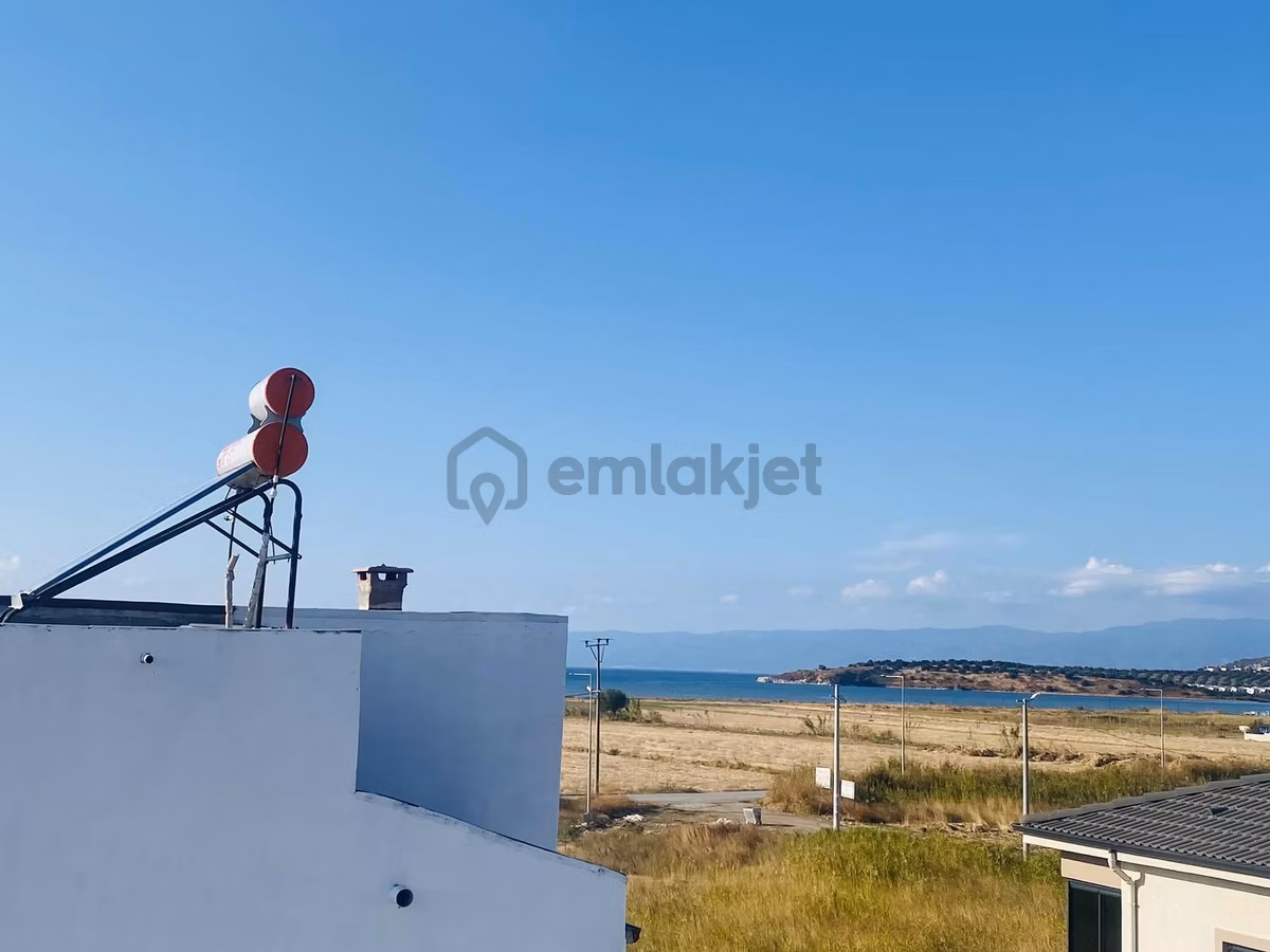 Denize Yakın Bahçeli Otoparklı Ön Cephe 2+1 İkiz Villa - 34