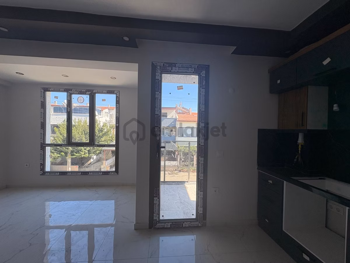 Onmax Öğretmenler'de Satılık 1+1 60m2 Doğalgazlı Daire - 12