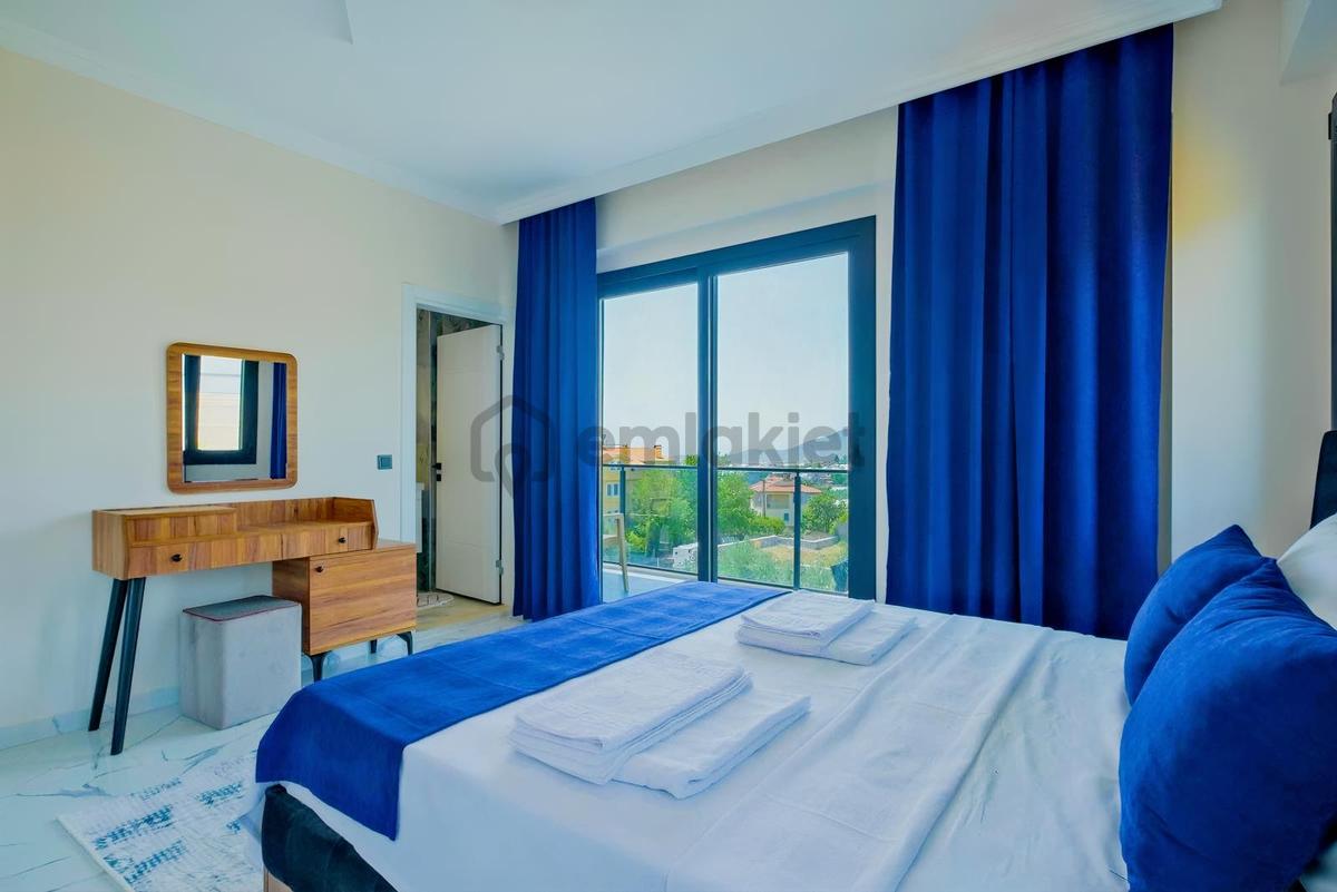 Karaçulhada Deniz Ve Şehir Manzaralı Villa - 13