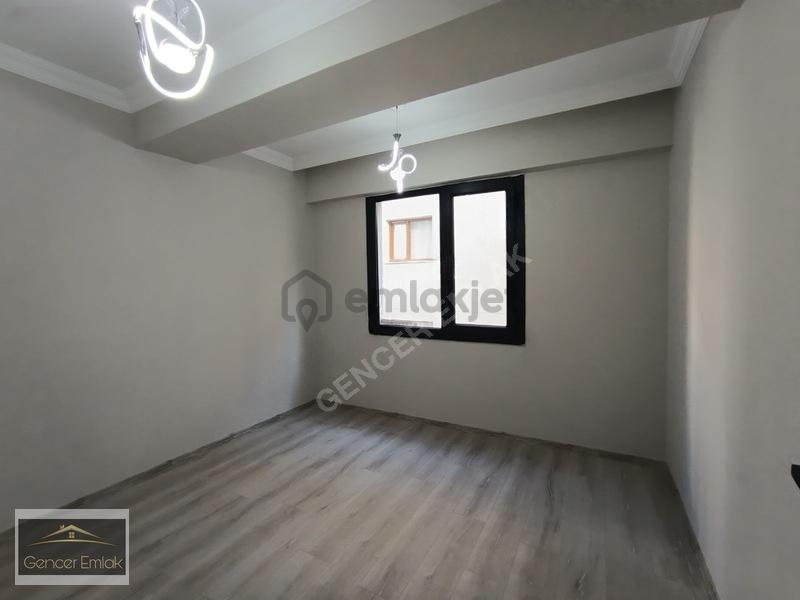 Salihli Cumhuriyet Te Geniş Cift Balkonlu 3+1 Daire