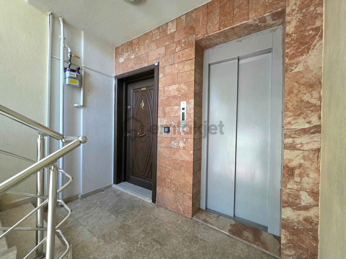 Cadde Üzerinde 215 M² 4+1 Asansörlü 2 Banyolu Giyinme Odalı - 2