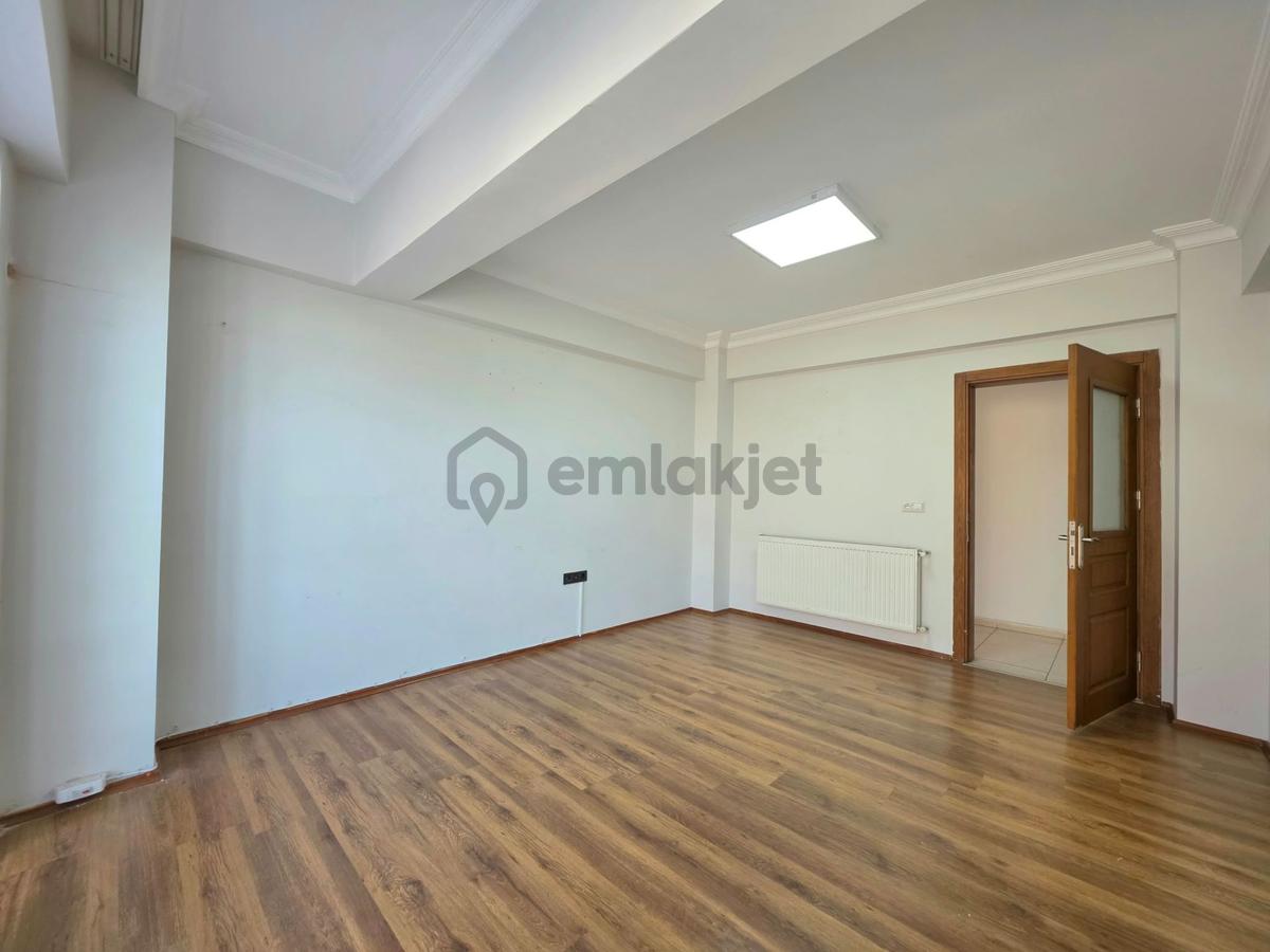 Cadde Üzerinde 215 M² 4+1 Asansörlü 2 Banyolu Giyinme Odalı - 17