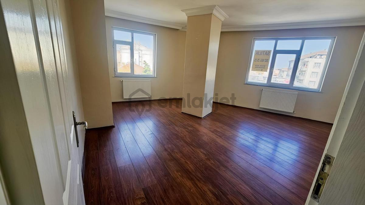 Akse Sapağı Meydanda Satılık 2+1 Daire - 8