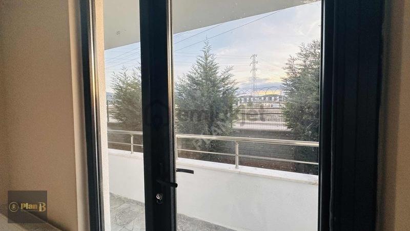 Kartepede Site İçinde 2+1 | Ayrı Mutfak | Çift Balkon - 8