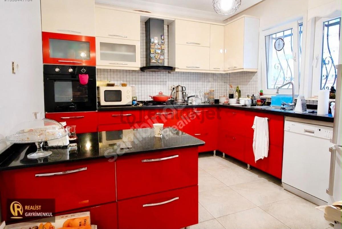 Çengelköy Ata-2 Sitesinde 300 M2 Kiralık Triplex Villa - 23