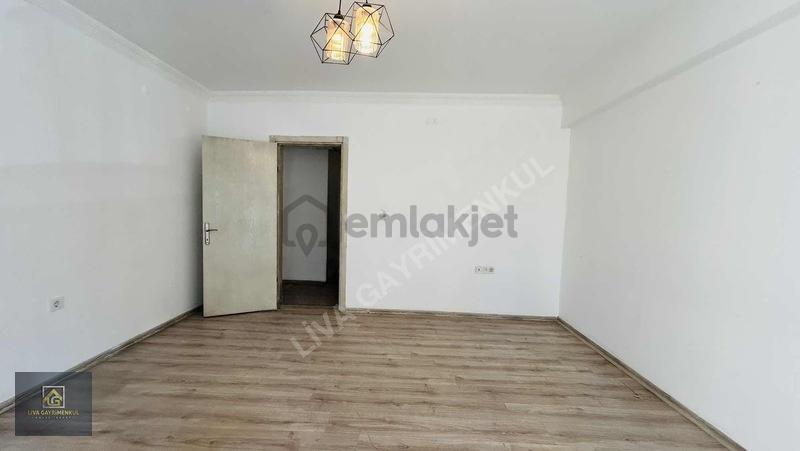 Buca Yeşilbağlar'da Kiralık 2+1 Daire (90m², Kapalı Mutfak) - 10