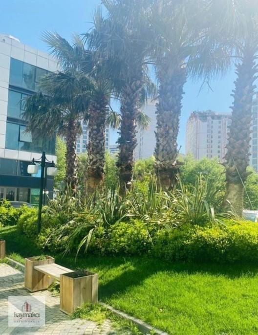 Aris Grand Tower'da - Satılık Teraslı - Büyük M2 - 1+1 Daire - 6