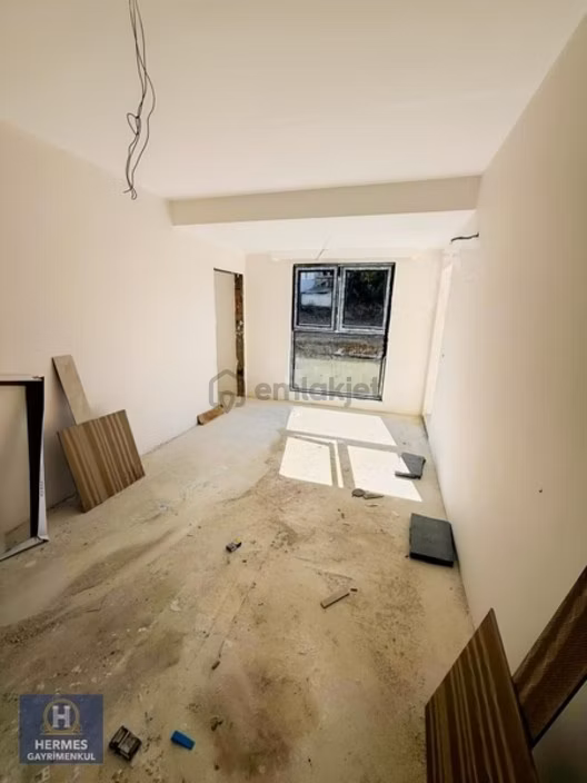 Kurtuluş Mahallesı'nde Satılık 01 + 1 Daıre - 6