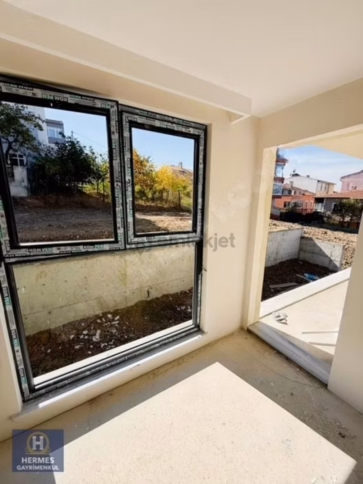 Kurtuluş Mahallesı'nde Satılık 01 + 1 Daıre - 7