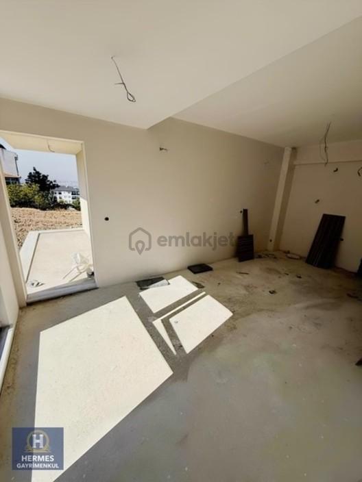 Kurtuluş Mahallesı'nde Satılık 01 + 1 Daıre - 15