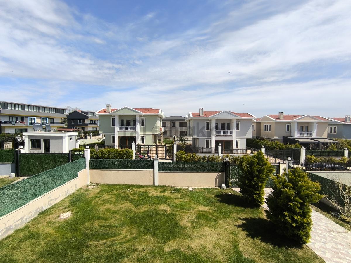 Selimpaşada Site İçinde 2 Katlı Satılık Müstakil Villa - 15