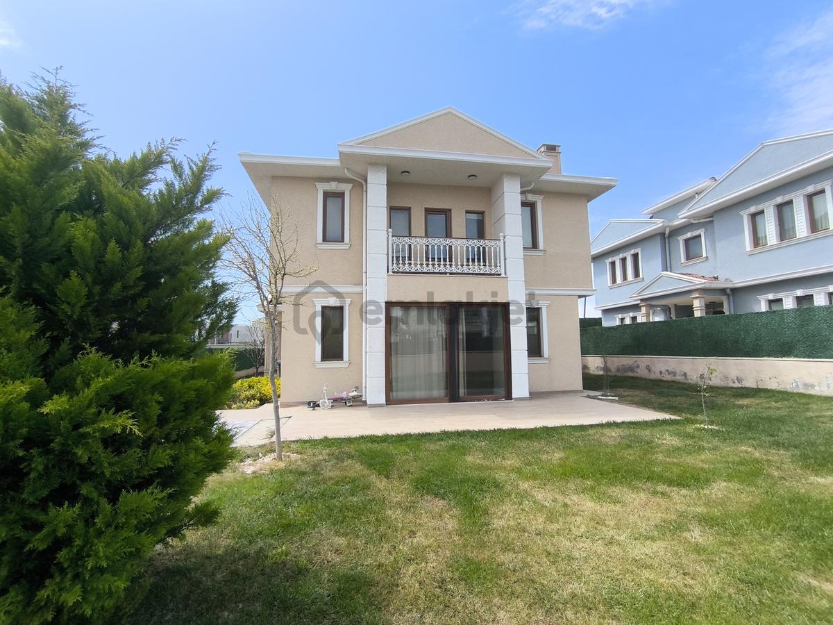 Selimpaşada Site İçinde 2 Katlı Satılık Müstakil Villa - 2