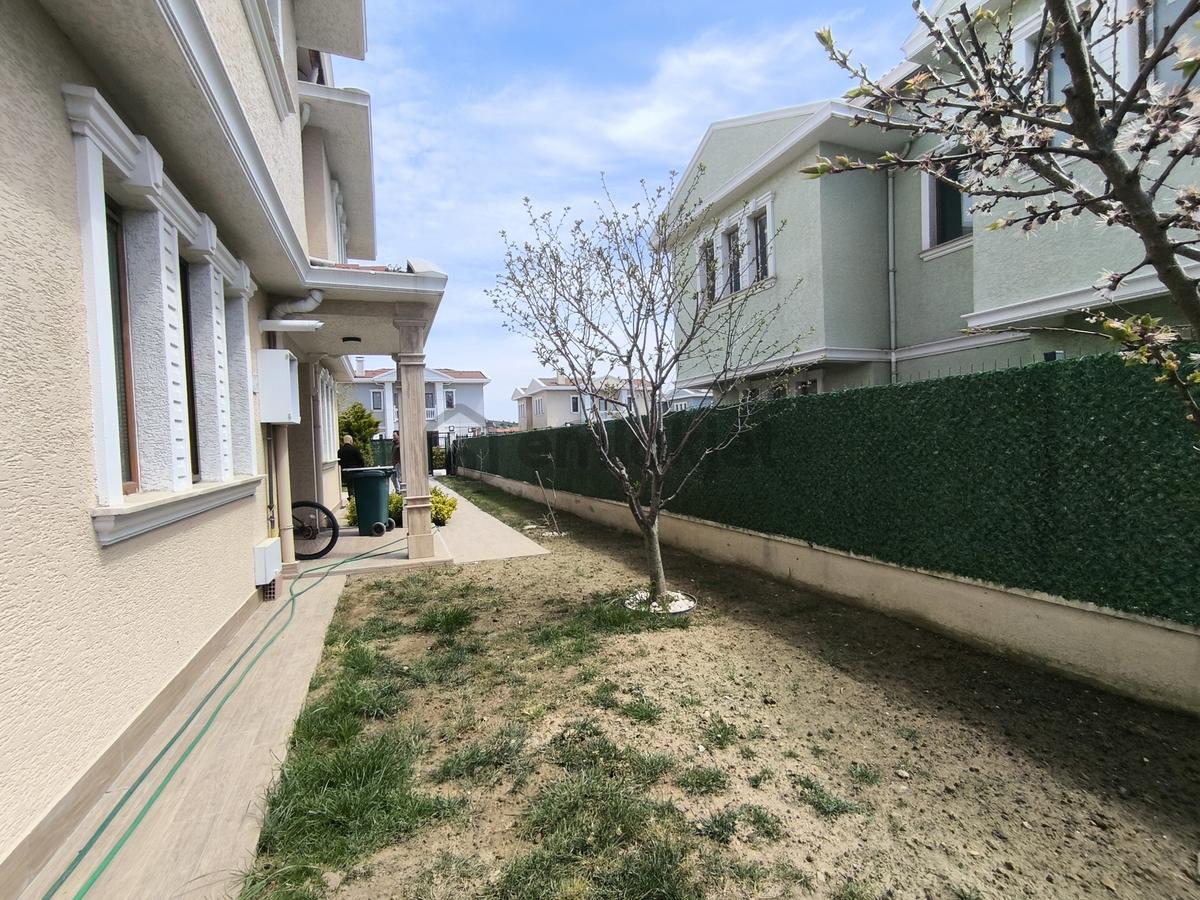 Selimpaşada Site İçinde 2 Katlı Satılık Müstakil Villa - 10