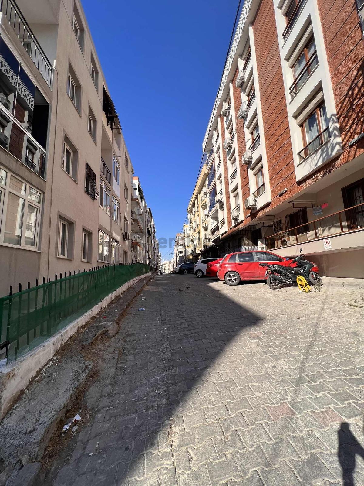 Buca Laleli Mahde 2+1 80m2 Klimalı Kiralık Daire - 32