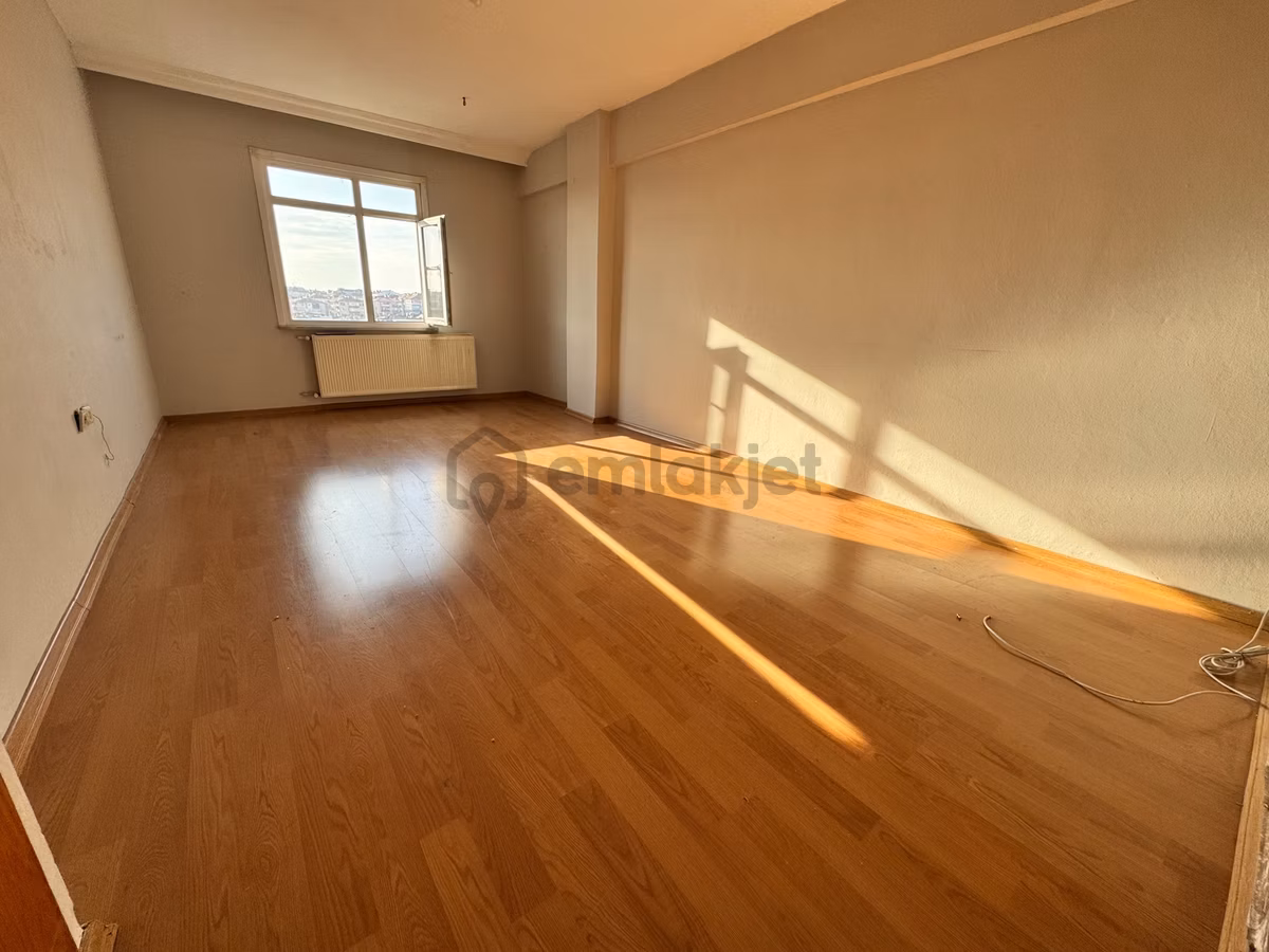 *çevrem* Yeşilova'da Metrobüse Çok Yakın 2+1 90m² Daire