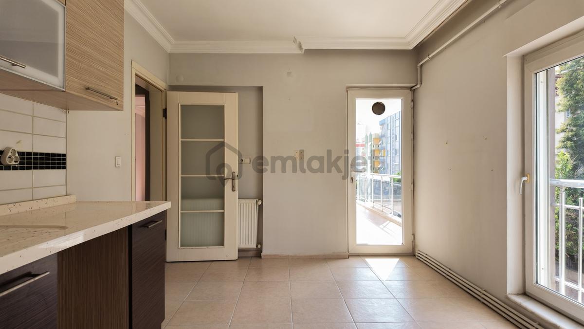 Aydın Efeler Mahallesi'nde Ara Kat, Geniş 3+1 Satılık Daire - 14