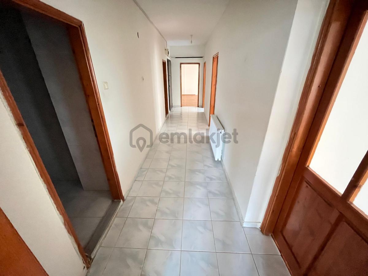 Samsun Atakum Yenimahalle'de Tramvaya Cephe 3.kat 3+1 Kiralık Daire