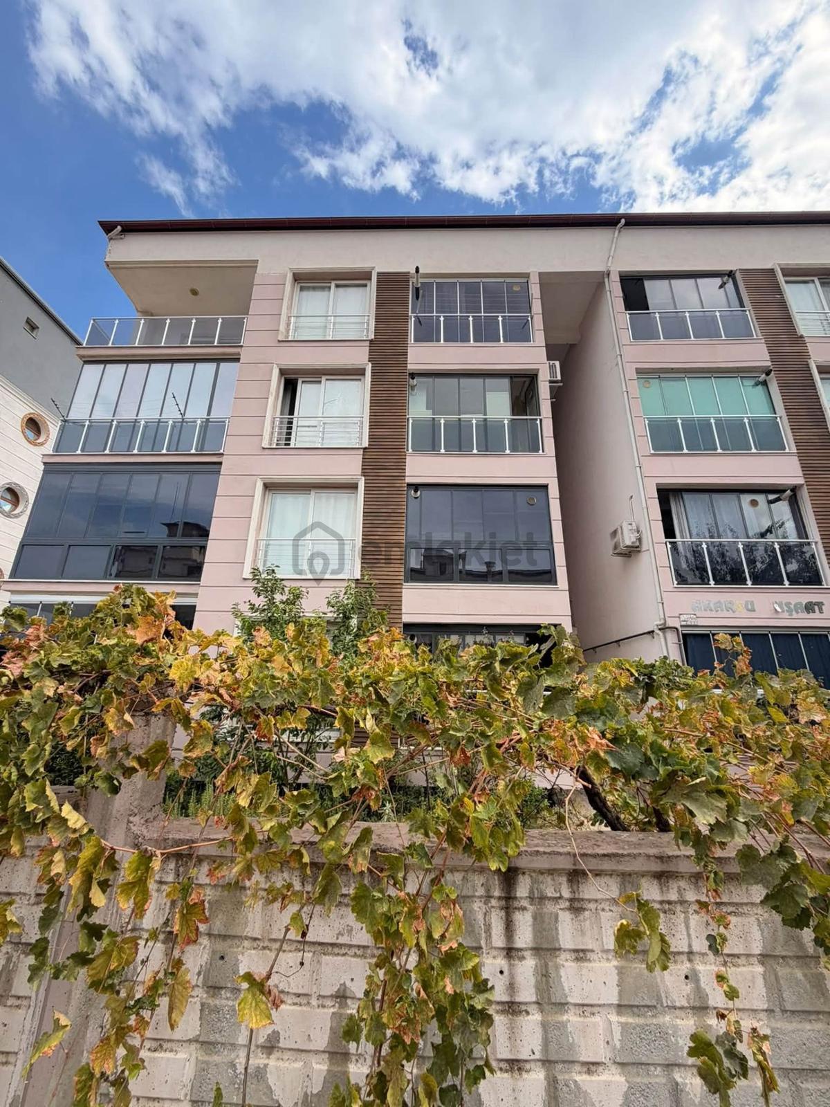 Satılık 3+1 Zemin Kat Daire – Yeşil Mahalle! - 4