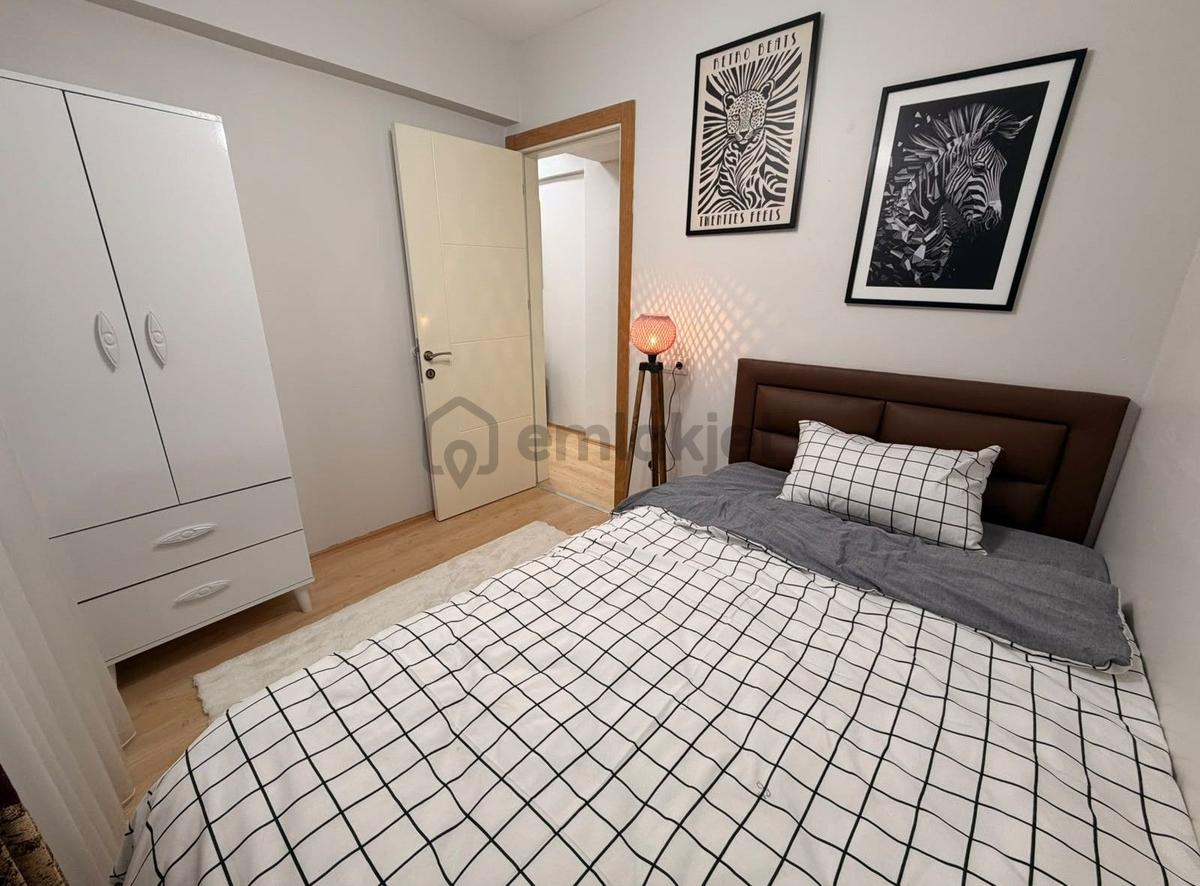 Atalar Mahallesinde Arakat Eşyalı 1+1 Satılık Apart - 10