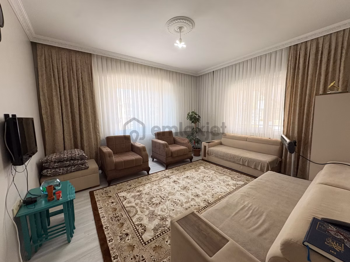 Yüksel Şahin'den S.eyyubi'de Ebeveyn Banyolu 3+1 Satılık Daire - 18