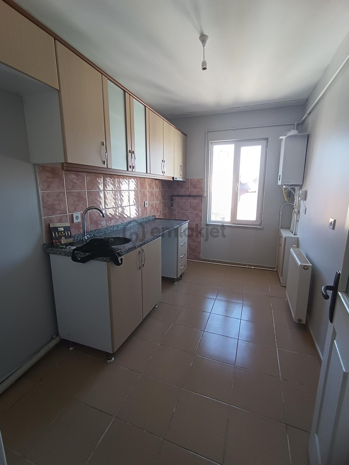 Kiralık 2+1 Kapalı Mutfak Daire - 9