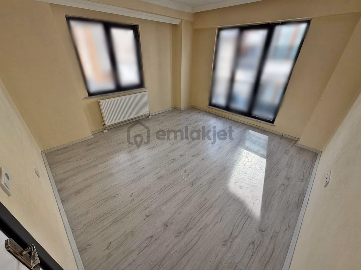 Metin Yapı'dan Asansörlü Kombili Pazar Yanı Kiralık 2+1 Daire!!!!!