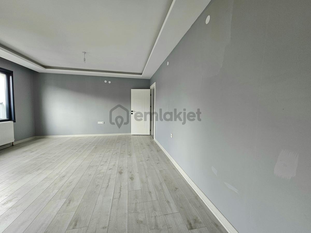 İncek' De Çatı Eğimsiz 2 Balkonlu Kiralık 3+1 - 27