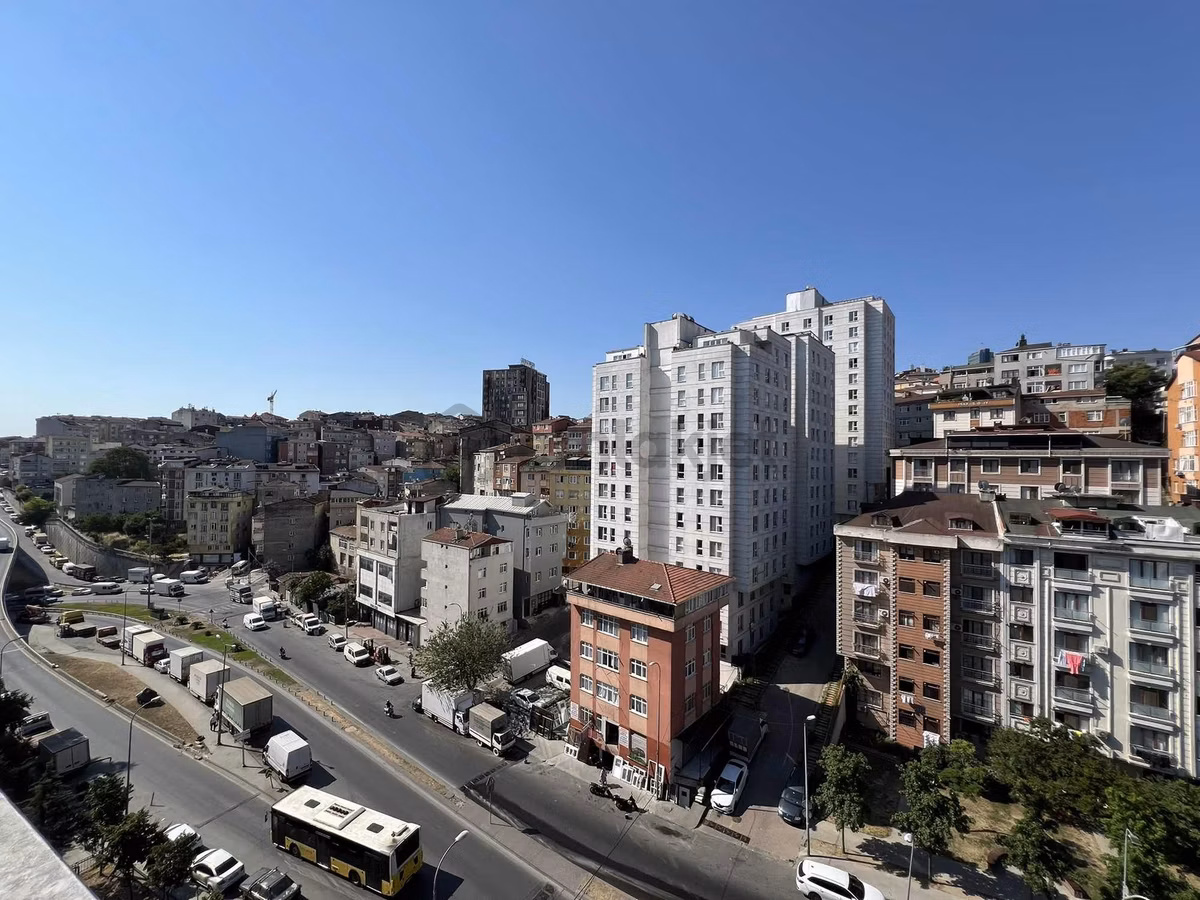 Seyrantepe Cadde Üzerinde Satılık 3+2 Dubleks - 37