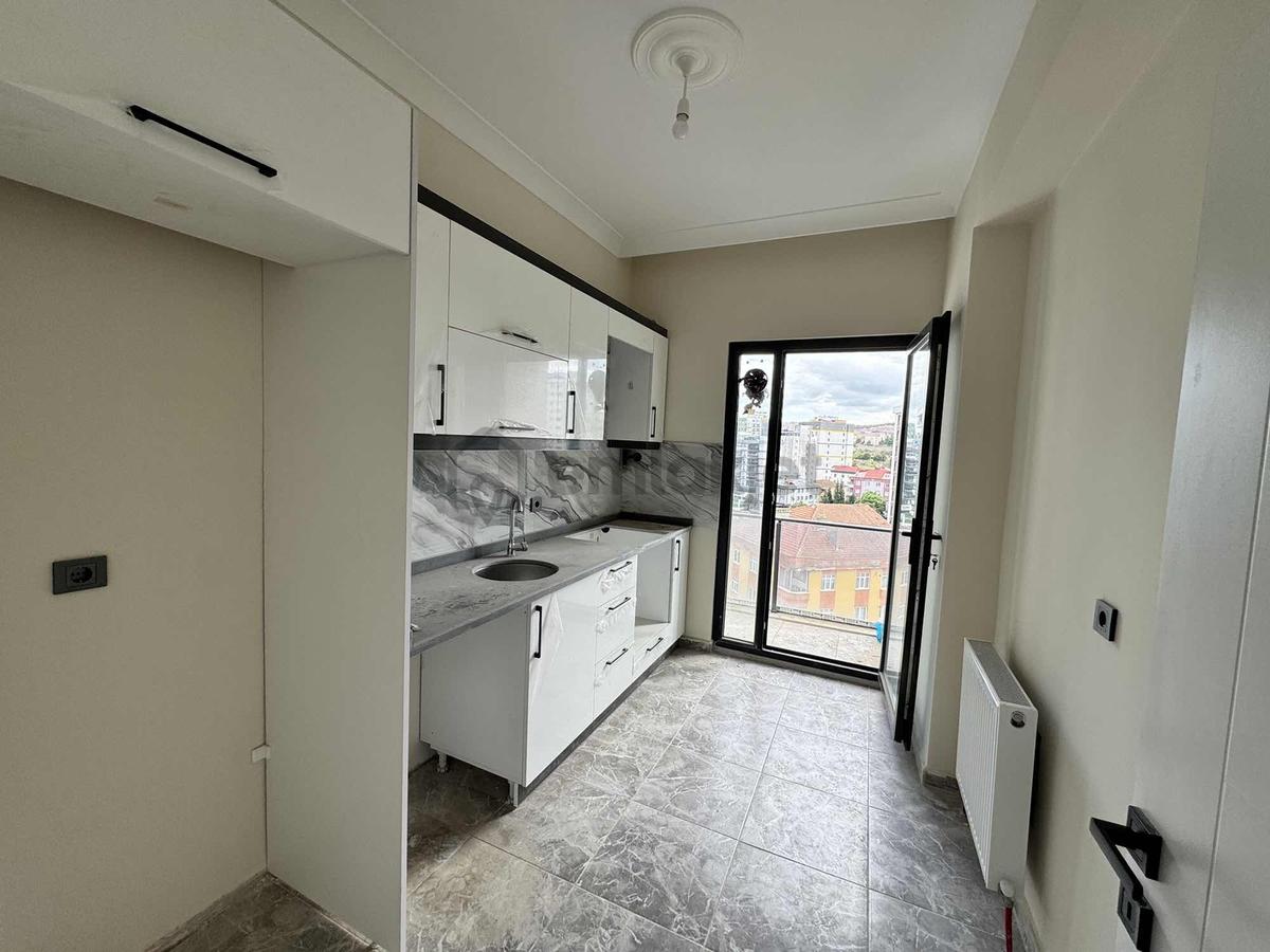 Tuzla Aydınlı Merkezde Site İçi 2+1 - 8