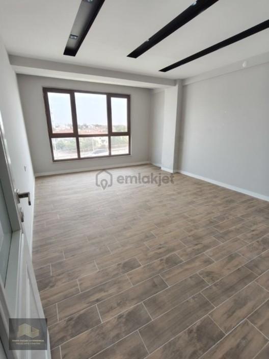 Ertuğrulgazi Cadde Üzerinde 2+1 Kiralık Daire - 5