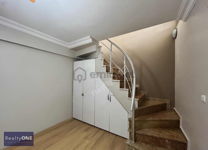 Realty One Beyoğlu Haliç Manzaralı Satılık Dubleks - 8
