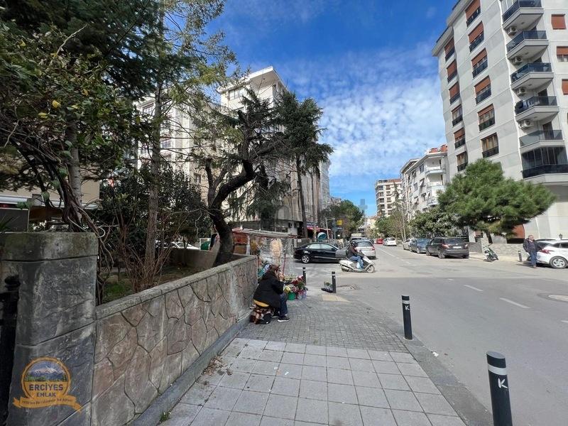 Sahrayıcedit'te Merkezi Konumda 20 M2 Geniş Cephe Dükkan - 17
