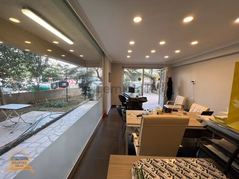 Sahrayıcedit'te Merkezi Konumda 20 M2 Geniş Cephe Dükkan - 8