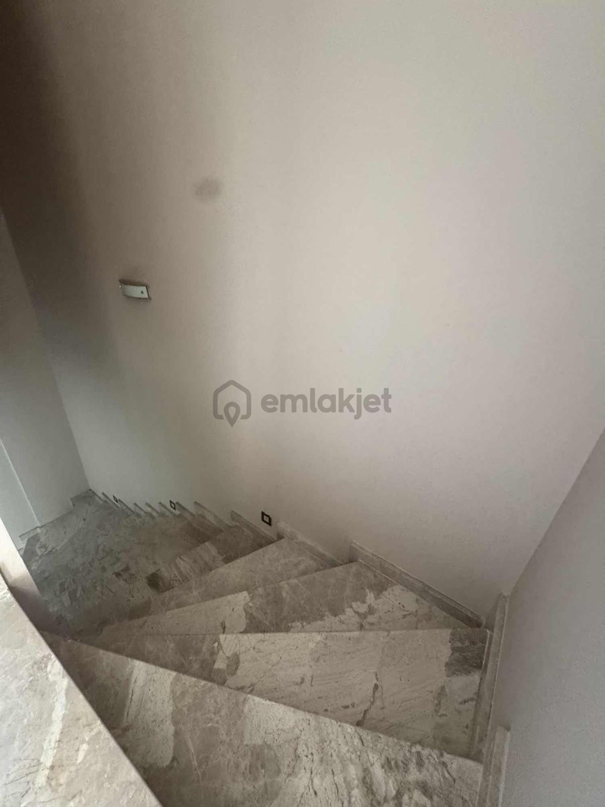 Aliağa Yalı Kiralık Denize Sıfır Müstakil Villa - 20