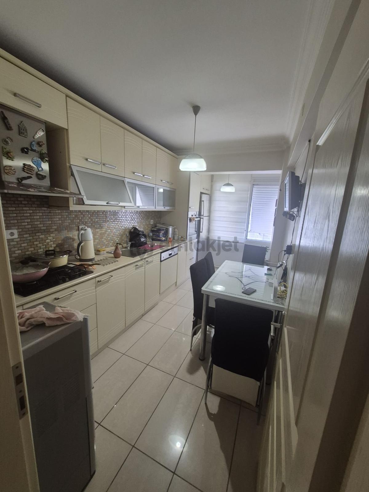 Satılık Şirinyerde 3+1 Bakımlı,ara Kat Daire - 3