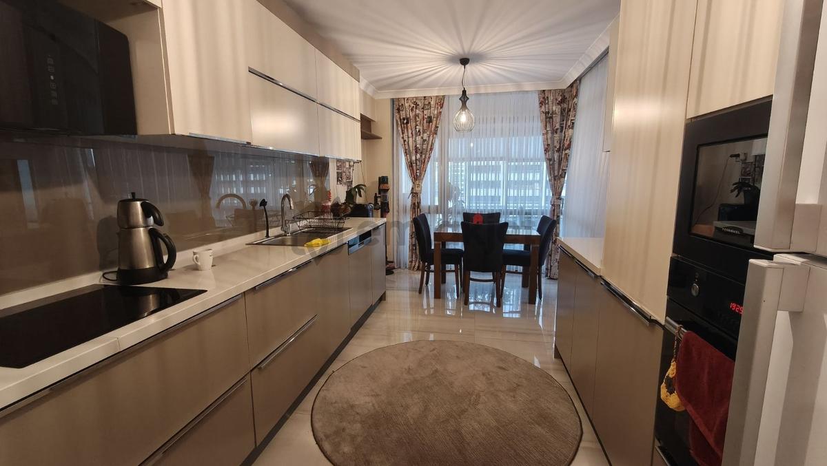 Havuzlu Sitede Çok Lüks Kullanışlı Satılık Geniş 3+1 Daire - 13