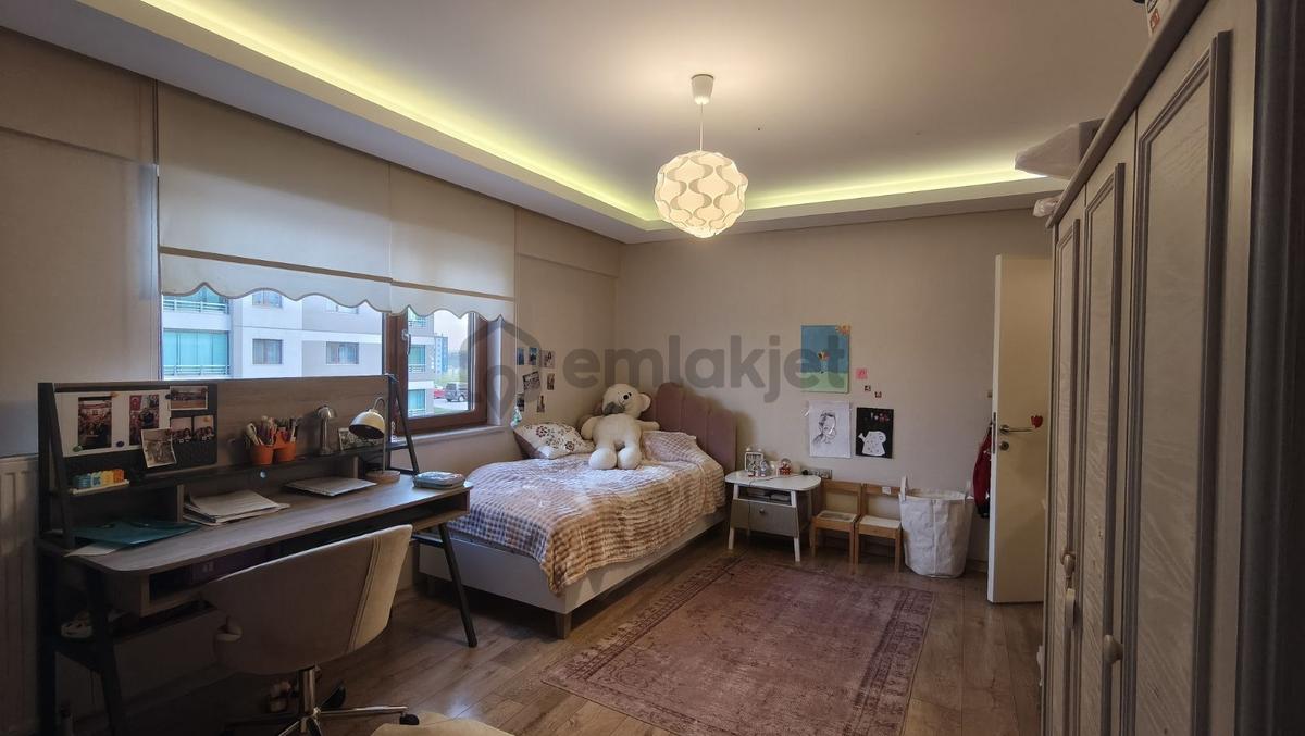 Havuzlu Sitede Çok Lüks Kullanışlı Satılık Geniş 3+1 Daire - 20